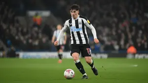 Alex Murphy opuszcza Premier League. Irlandczyk przechodzi testy w niemieckim klubie