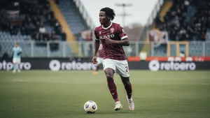 Torino odrzuciło 10 milionów euro. Angielski klub walczy o Alieu Njie