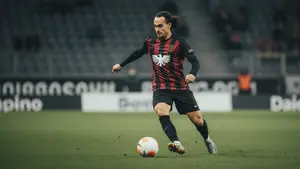 Arthur Theate na celowniku londyńczyków. Eintracht Frankfurt wycenił go na miliony