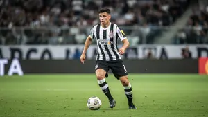 Beşiktaş walczy z czasem! Trwają negocjacje w sprawie utalentowanego pomocnika z Brazylii