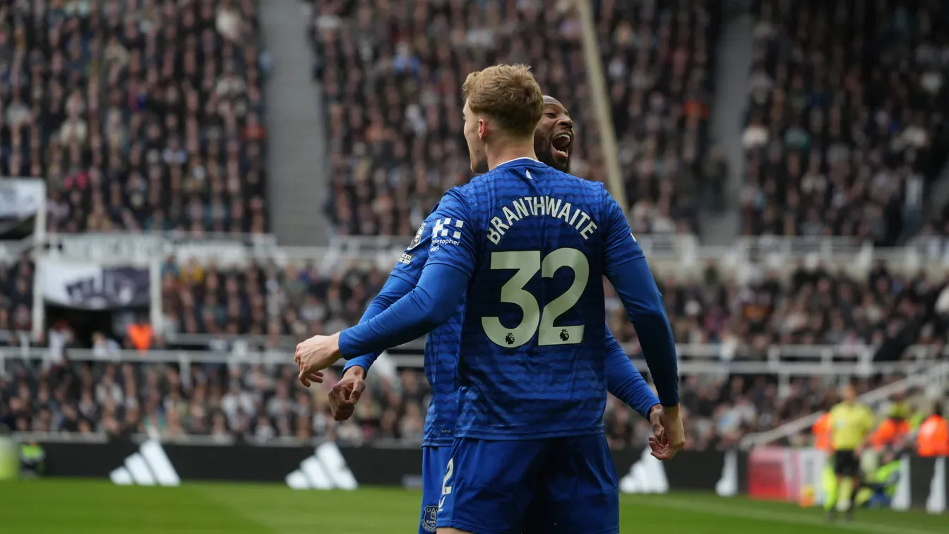 Transfer City utrudnia plany United. Everton ma mocniejszą pozycję w sprawie Branthwaite'a