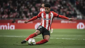 Valencia walczy o następcę Meuniera. Almería odrzuciła ofertę za holenderskiego defensora