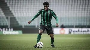 Juventus negocjuje transfer Darryla Bakoli. 18-latek z Sassuolo na celowniku w Turynie