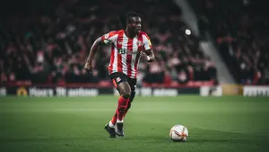 Powrót do Francji za 16 milionów euro? Napastnik z Premier League na celowniku Rennes
