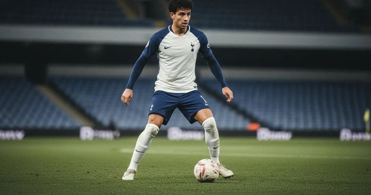 Chelsea walczy o utalentowanego obrońcę. 18-latek właśnie opuścił Tottenham