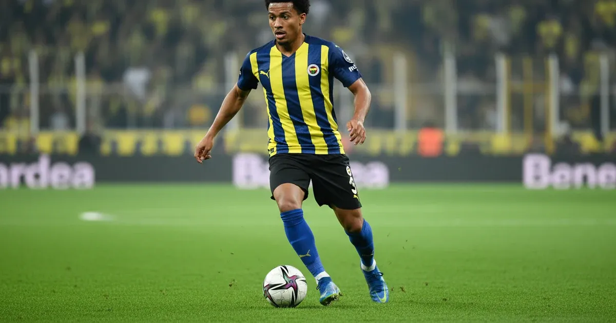 Fenerbahçe w ogniu transferowych plotek. Brazylijski pomocnik naciska na powrót do ojczyzny