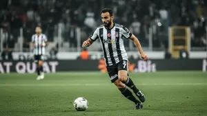 Gökhan Sazdağı opuszcza Beşiktaş? Doświadczony obrońca podpisał kontrakt z nowym klubem
