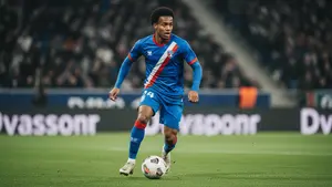Gwiazda Ligue 1 na celowniku Barcelony? Hiszpański gigant chce wzmocnić defensywę