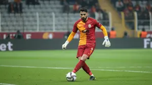 Günay Güvenç blisko transferu! Doświadczony bramkarz może opuścić stambulskiego giganta
