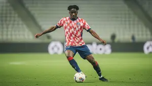 Isaac Cossier podjął kluczową decyzję. Francuski talent zostaje w klubie na lata
