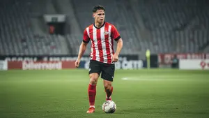 Nagły zwrot w sprawie transferu do Liverpoolu! Holenderski pomocnik podjął ostateczną decyzję