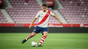 25 milionów euro za obrońcę. Chelsea blisko finalizacji transferu z Rayo Vallecano
