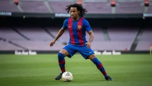 Inter Mediolan wchodzi do gry o Julesa Koundé. FC Barcelona może otrzymać 50 milionów euro