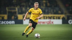 Obrońca z 14 asystami i kontraktem do 2028. Dlaczego Dortmund w ogóle go sprzedaje?
