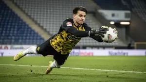 Wyścig po szwajcarski talent trwa. Trzy kluby walczą o bramkarza wycenianego na miliony