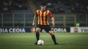 Wielki powrót do Serie A? Utalentowany pomocnik na celowniku włoskiego klubu