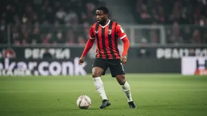 Niels Nkounkou może wrócić do Francji. Obrońca na celowniku klubu z Ligue 1