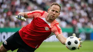Péter Gulácsi odrzucił Tottenham! Węgierski bramkarz podjął ostateczną decyzję