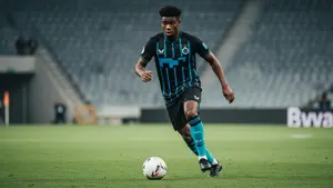 Transferowa bomba w Birmingham? Raphael Onyedika może trafić do Aston Villi