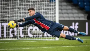 Wielki talent opuszcza Paryż? Młody bramkarz PSG może trafić do Portugalii