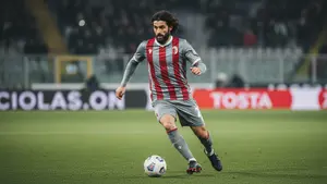Napoli sonduje powrót wychowanka. Doświadczony obrońca może opuścić Serie B