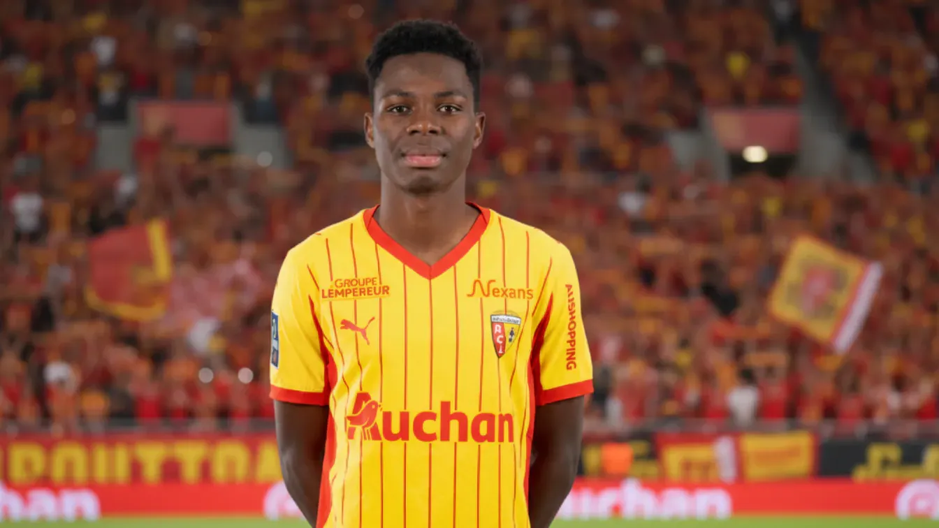 Trener porzuca Lens dla Premier League i chce zabrać ze sobą gwiazdę. Manchester United w grze