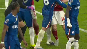 Trzeci rzut rożny i trzeci gol na Emirates Stadium! Tym razem do siatki trafia Jurriën Timber! Transmisja: