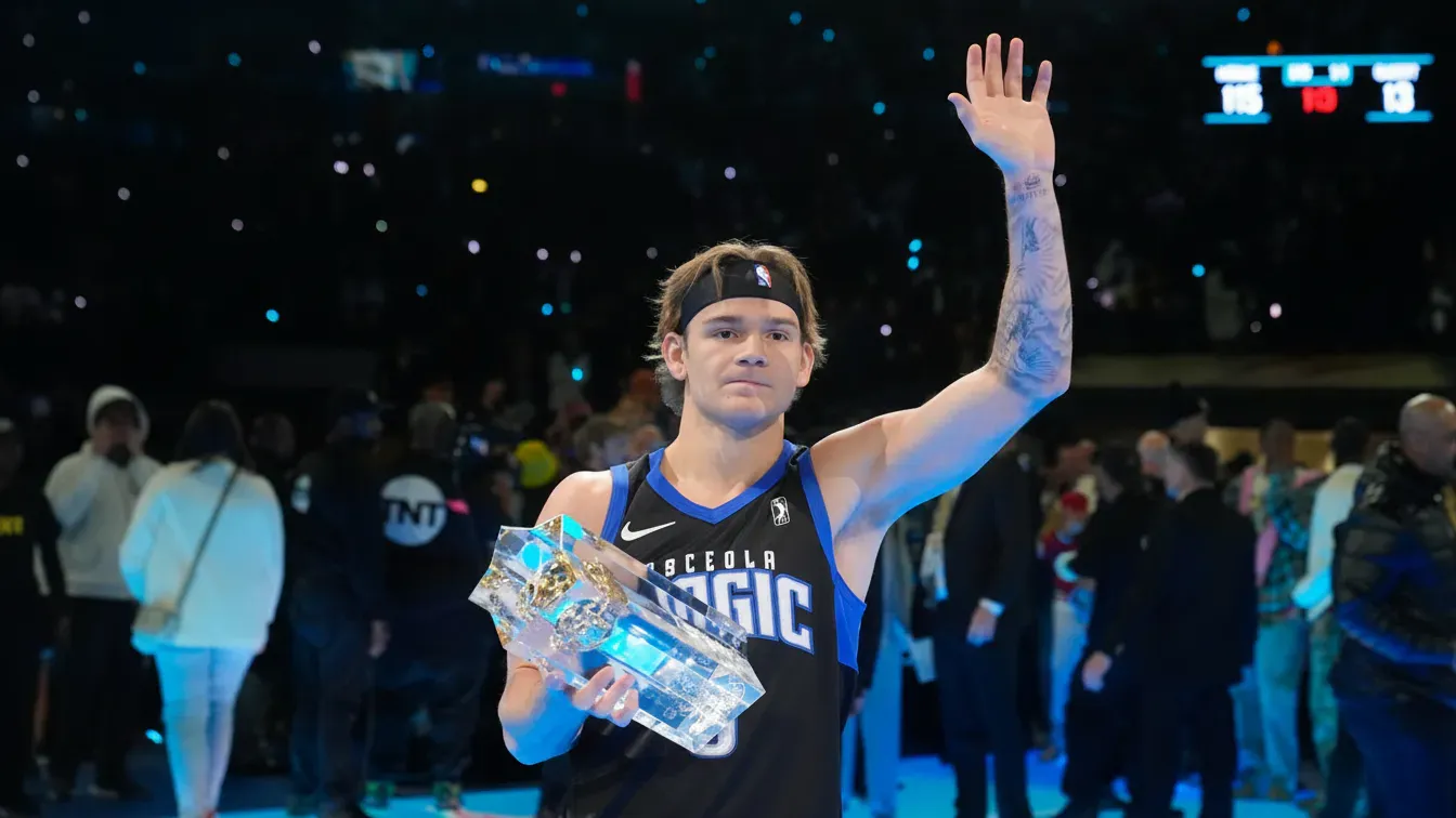 Trzykrotny mistrz wsadów NBA podjął sensacyjną decyzję. Wyjeżdża z USA!