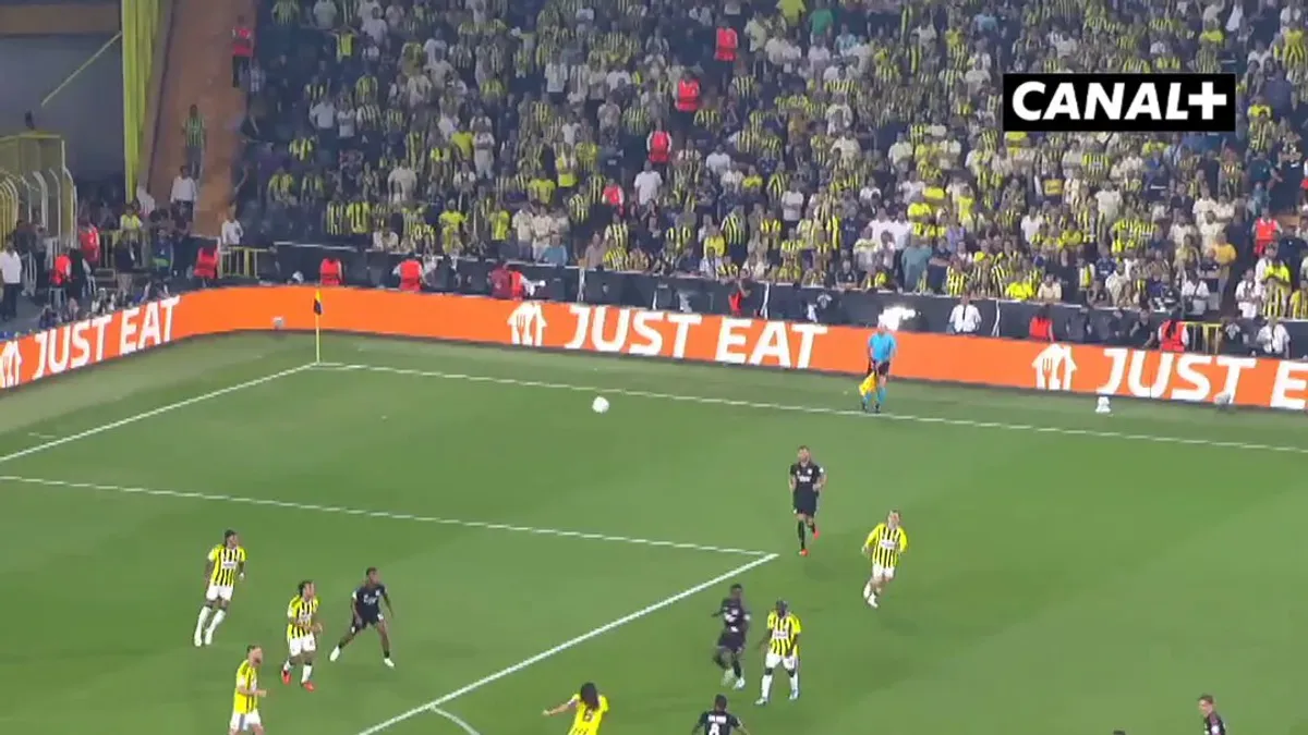 Tydzień temu rywalizacja Fenerbahce z Olympique Lyon zakończyła się remisem 1:1! Która z wielkich firm zamelduje się dzi