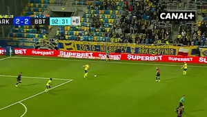 Tym trafieniem Ivan Durdov przypieczętował spadek Arki Gdynia Ekstraklasa trwa w CANAL+: