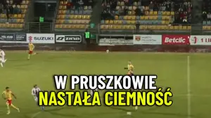 Tymczasem na stadionie w Pruszkowie. awaria oświetlenia!