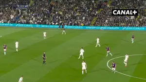 Tymczasem w Anglii efektownych goli nie brakuje! Leeds o krok od wygranej z Burnley! Oglądaj Premier League w CANAL+:
