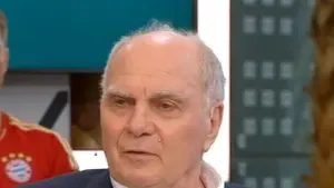 Uli Hoeness uderza w Liverpool. Jasna deklaracja Bayernu w sprawie transferu Michaela Olise