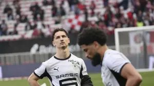 Upokorzenie w Nicei i wielki powrót trenera. Sebastian Szymański dobił rywali w hicie Ligue 1