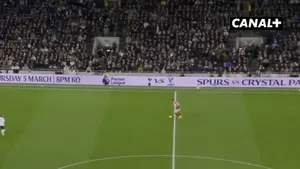 Viktor gyökereeeeees! Piękny gol Szweda! Arsenal prowadzi w Derbach Północnego Londynu! Transmisja:
