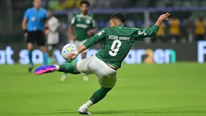 Vitor Roque na celowniku gigantów Premier League. Wielki powrót do Europy?