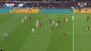 Weeeeesley, rogal po brazylijsku! Stadio Olimpico odleciało! Roma na prowadzeniu po takim golu. Wykończył to jak klasowy