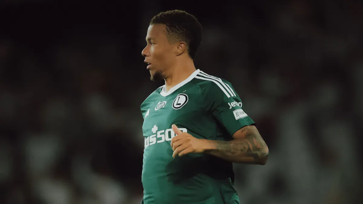 Steve Kapuadi o krok od Widzewa! Rekordowe miliony na stole w polskiej lidze
