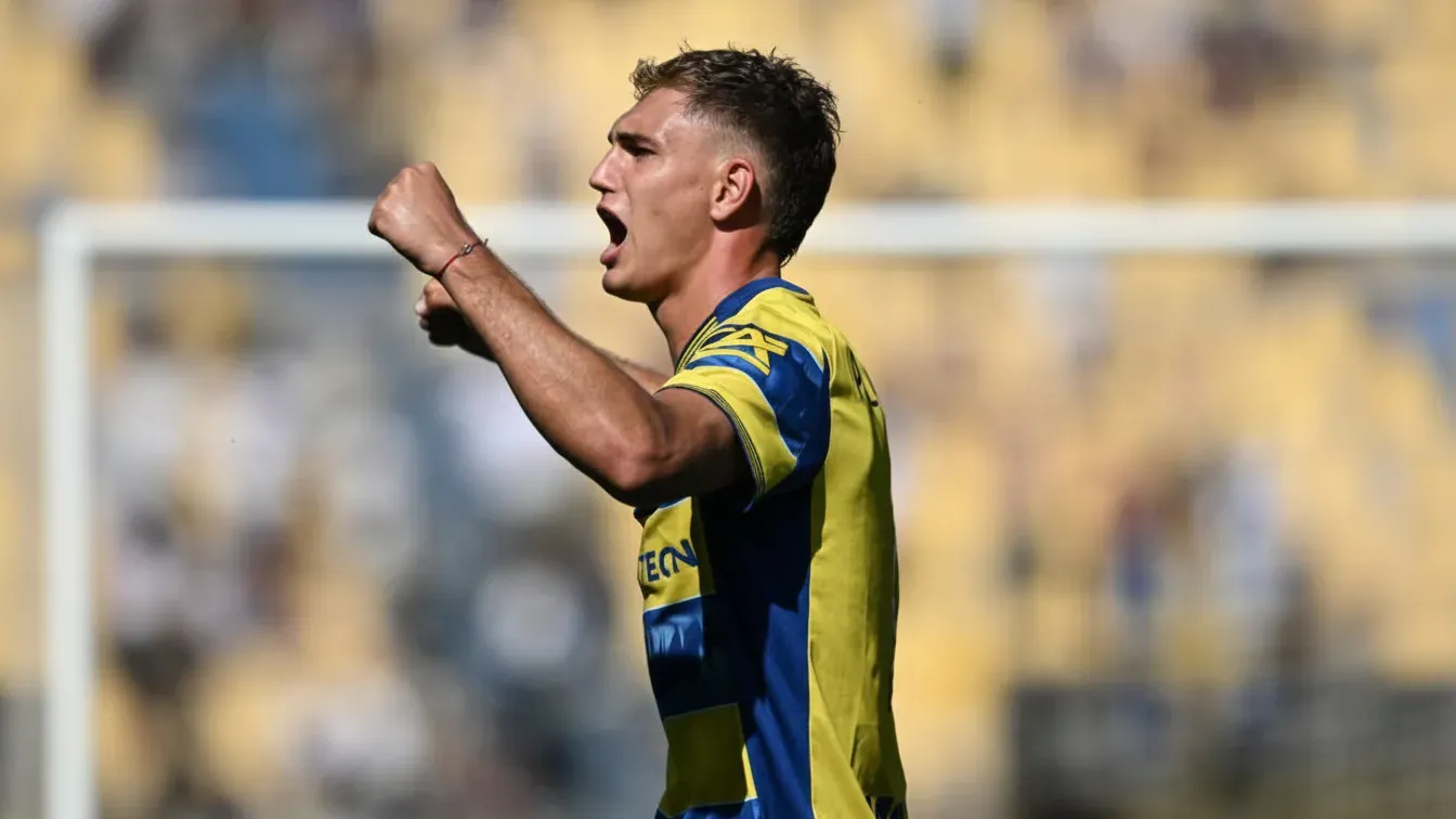 Wielka bitwa o argentyńskie odkrycie Serie A. Trzy kluby Premier League chcą tego samego snajpera