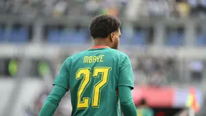 Wielka bitwa o diament z Paryża. Liverpool wyprzedził Manchester City w walce o 18-latka