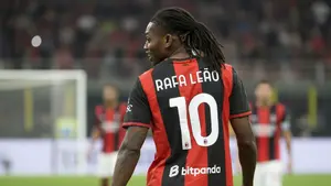Wielka czwórka Premier League walczy o gwiazdę Milanu. Cena za Rafaela Leao zaskakuje