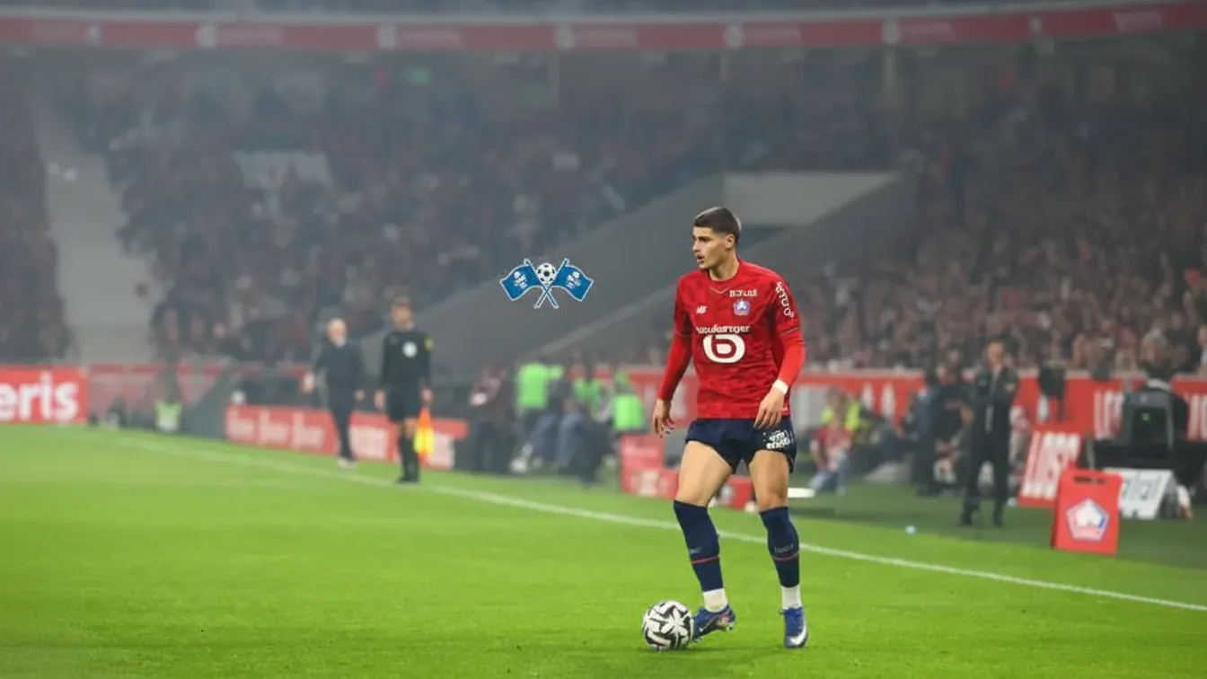Wielka trójka z Premier League walczy o ten sam podpis. Na stole miliony i trudne negocjacje