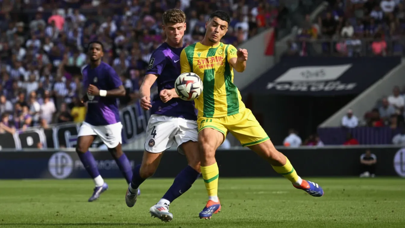 Wielki powrót do Anglii? Obrońca wyceniony na fortunę, w grze kluby z Premier League