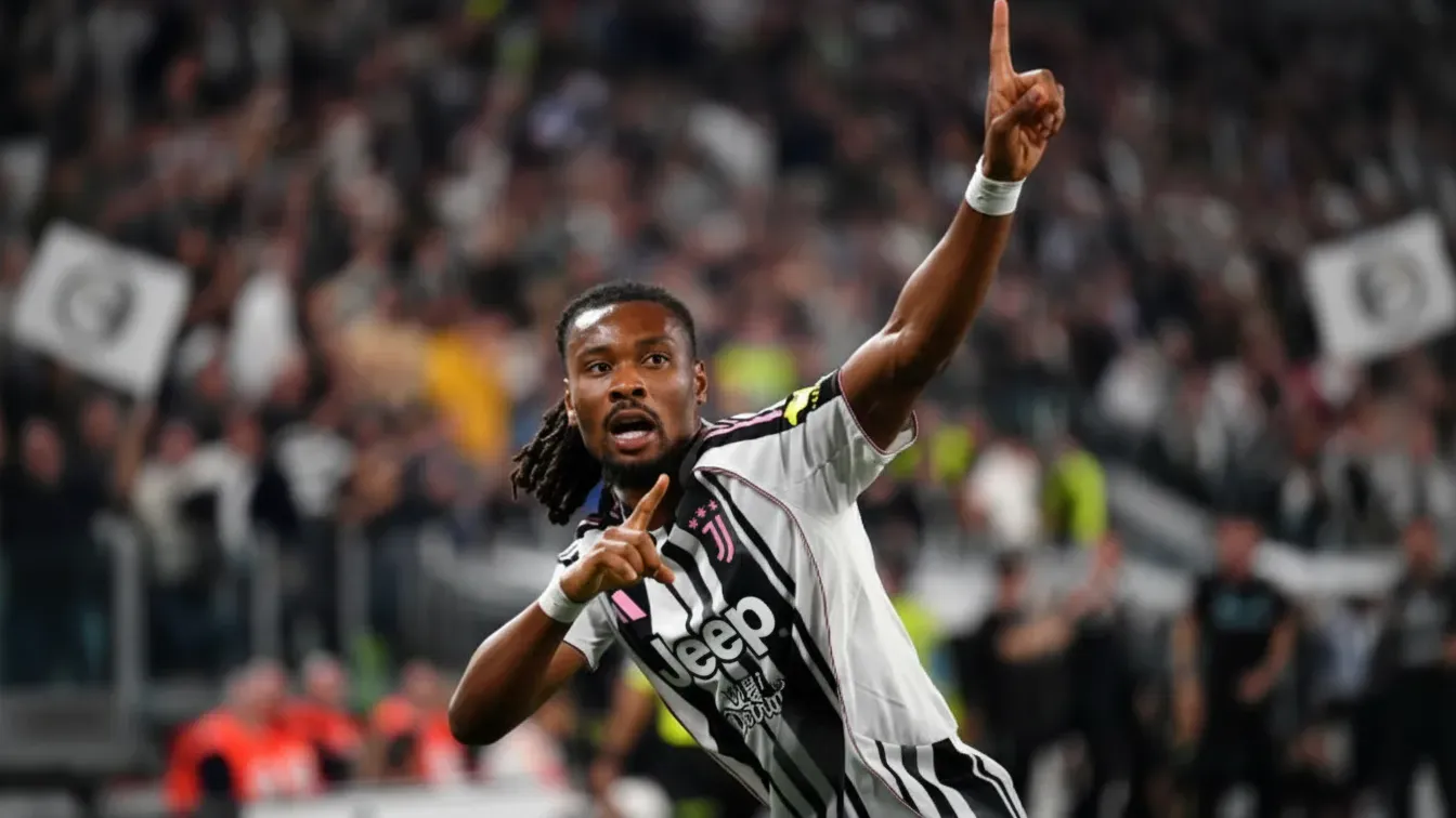 Wielki powrót do gry o gwiazdę Juventusu. Liverpool i Manchester United w walce o miliony