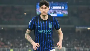Wielki transfer Barcelony pod znakiem zapytania. Gwiazdor traci cierpliwość do Hansiego Flicka