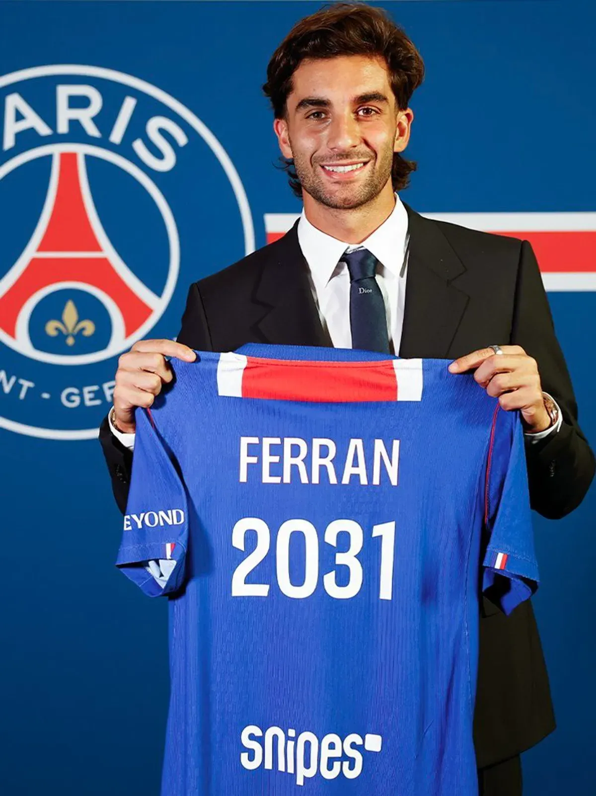 Wielki transfer Paris Saint-Germain stał się faktem. Gwiazdor Barcelony zmienia klub