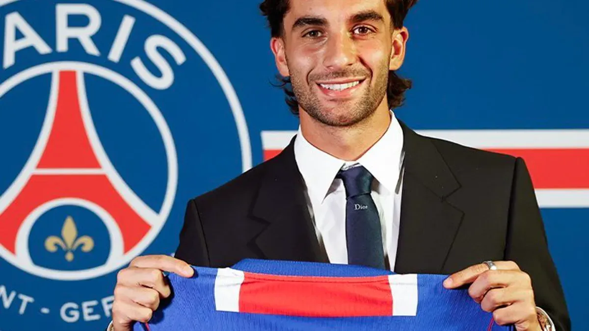 Wielki transfer Paris Saint-Germain stał się faktem. Gwiazdor Barcelony zmienia klub