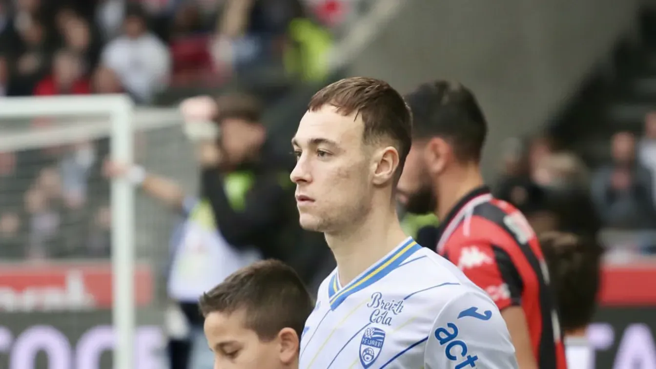 Wielki transfer w Paryżu. Odrzucił oferty gigantów Ligue 1 i wybrał zaskakujący kierunek