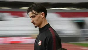 Wielkie kluby dają miliony za snajpera Ligue 1. Piłkarz podjął zaskakującą decyzję