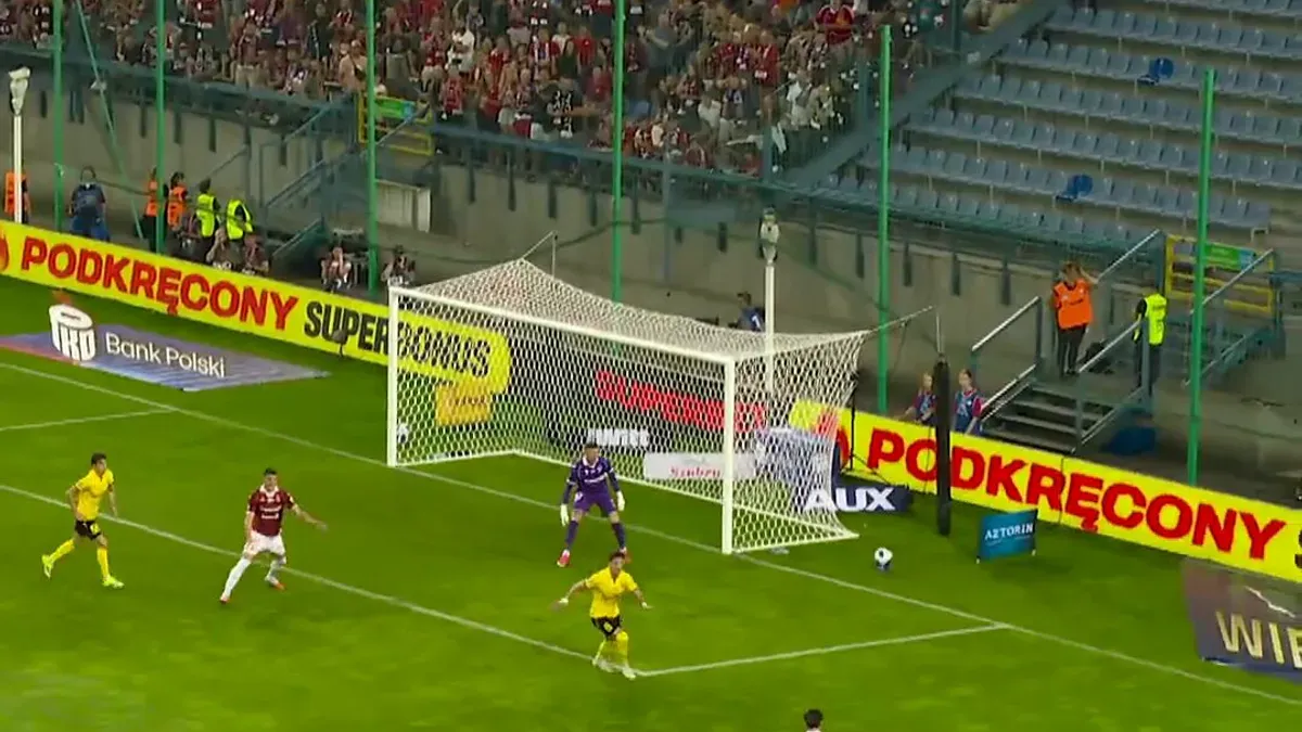Wisła wita się z ekstraklasą! Dwa szybkie gole i stadion przy Reymonta eksplodował z radości Oglądaj w CANAL+: